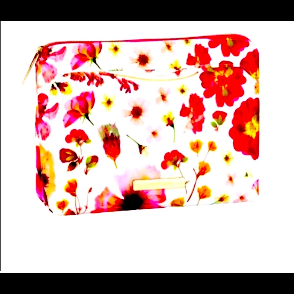 Tartan + Twine NWT Cosmetic bag